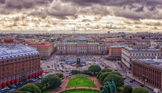 Moskau oder St. Petersburg: Wo verbringen Sie Ihren Kurzurlaub in Russland und warum
